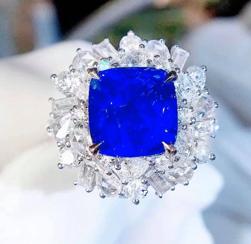 4.02ct Unheated Royal Blue Sapphire