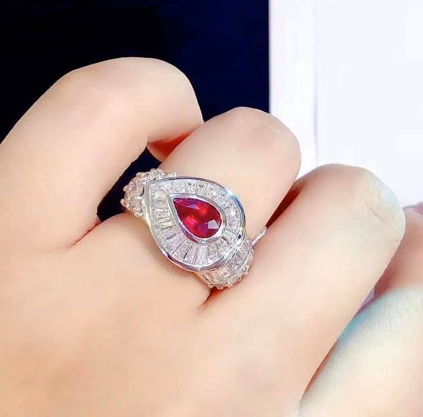 1.09ct Pigeon Blood Ruby