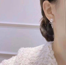 Load image into Gallery viewer, 9-10mm VENUS Grade Australian White South Sea Pearl, Full round, Excellent Luster, Insignificant Flaw

