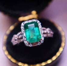 Load image into Gallery viewer, 2.4ct Vivid Green Emerald
