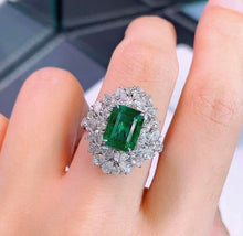 Load image into Gallery viewer, 2.23ct Vivid Green Emerald
