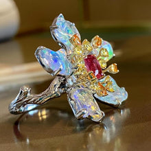 Load image into Gallery viewer, 5.8ct Opal &amp; Spinel
