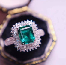 Load image into Gallery viewer, 1.6ct Vivid Green Emerald, INSIGNIFICANT OIL!
