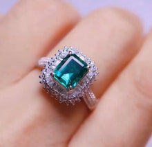 Load image into Gallery viewer, 1.6ct Vivid Green Emerald, INSIGNIFICANT OIL!
