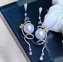 Load image into Gallery viewer, 12-13mm South Sea Pearl, Full Round, Excellent Luster, Insignificant Flaw
