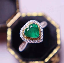 Load image into Gallery viewer, 1.3ct MUZO Green Emerald
