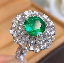 Load image into Gallery viewer, 1.75 Vivid Green Emerald
