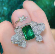 Load image into Gallery viewer, 7.15ct Vivid Green Emerald
