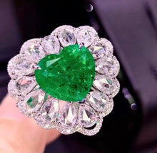 Load image into Gallery viewer, 5.19ct RARE HEART COLOMBIA Vivid Green Emerald
