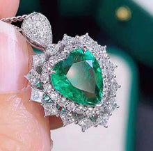 Load image into Gallery viewer, 2.8ct Vivid Green Emerald, Glassy look!
