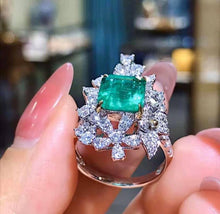 Load image into Gallery viewer, 2.7ct Vivid Green Emerald
