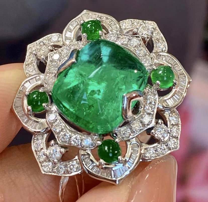 5.13ct Columbia Vivid Green Emerald