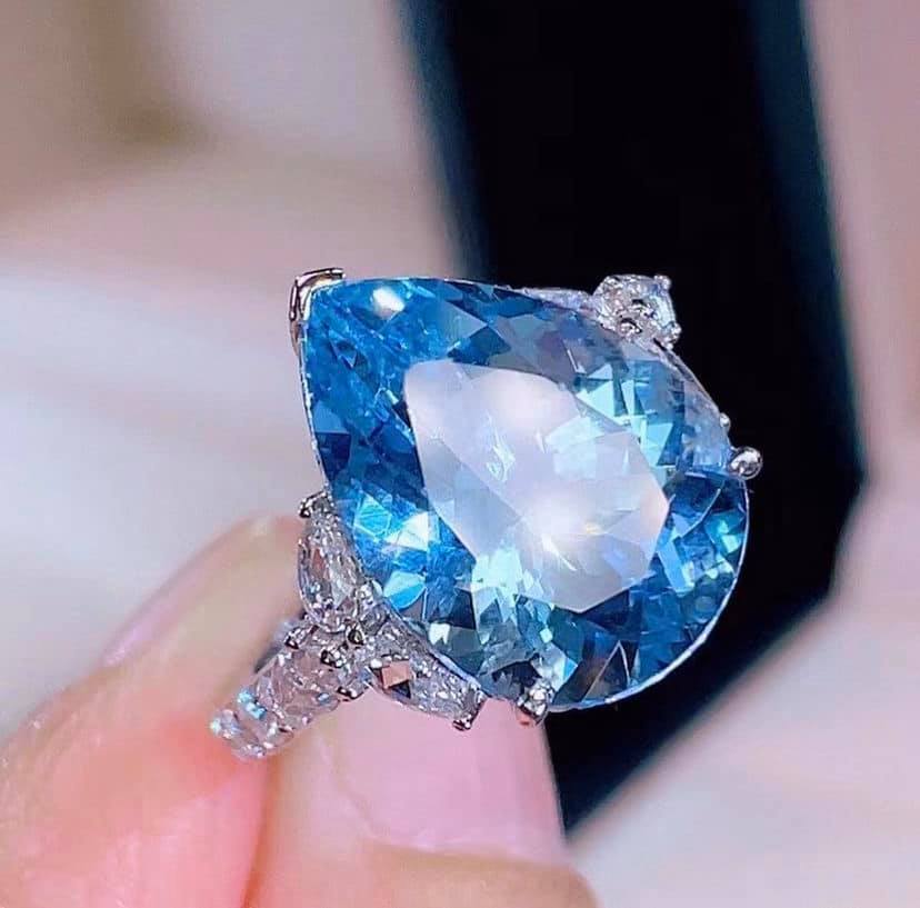 6.74ct VIBRANT BRILLIANCE SANTA MARIA Aquamarine