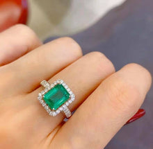 Load image into Gallery viewer, 2.025ct Vivid Green Emerald
