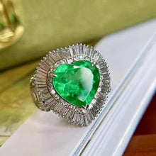 Load image into Gallery viewer, 4.22ct COLOMBIA RARE HEART Vivid Green Emerald
