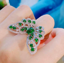 Load image into Gallery viewer, 3.88ct Vivid Green Emerald
