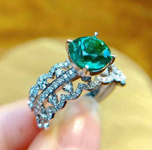 Load image into Gallery viewer, 1.53ct NO OIL INTENSE Green Emerald
