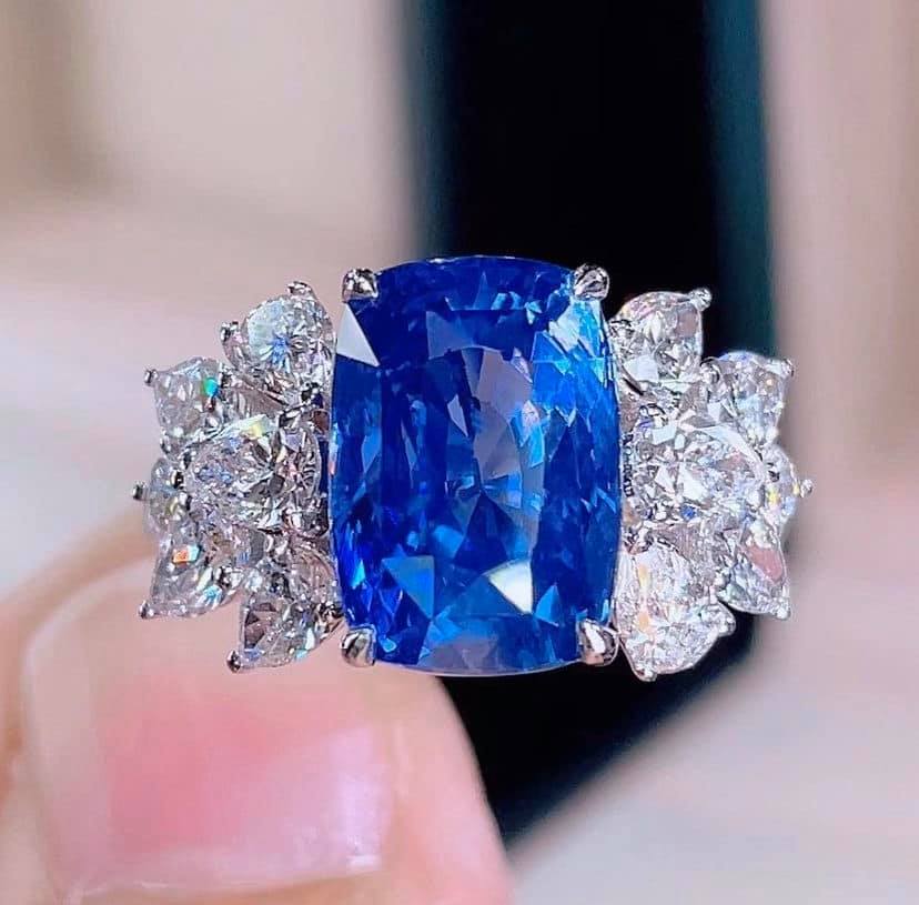 7.28ct Unheated Cornflower Blue Sapphire