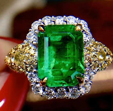 Load image into Gallery viewer, 3.3ct COLOMBIA Vivid Green Emerald
