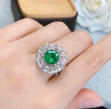Load image into Gallery viewer, 1.75 Vivid Green Emerald
