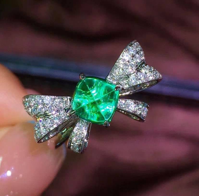 1.1ct Vivid Green Emerald, GLASSY & BRIGHT!