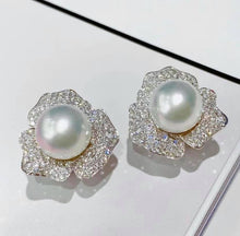 Load image into Gallery viewer, 14.3mm &amp; 9-10mm South Sea Pearls! BEST LUSTER, Full Round, FLAWLESS!
