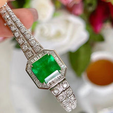 Load image into Gallery viewer, 4.01ct Vivid Green Emerald
