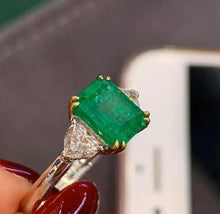 Load image into Gallery viewer, 1.8ct Vivid Green Emerald
