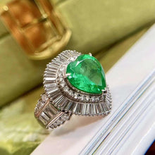 Load image into Gallery viewer, 4.22ct COLOMBIA RARE HEART Vivid Green Emerald
