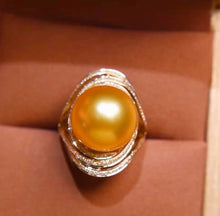 Load image into Gallery viewer, 14-15mm Golden South Sea Pearl. Full round, Excellent Luster, Almost Flawless!

