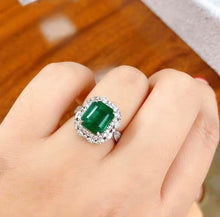 Load image into Gallery viewer, 3.86ct Vivid Green Emerald
