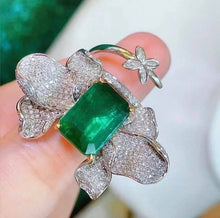 Load image into Gallery viewer, 7.15ct Vivid Green Emerald

