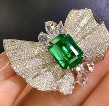 Load image into Gallery viewer, 2.5ct Vivid Green Emerald
