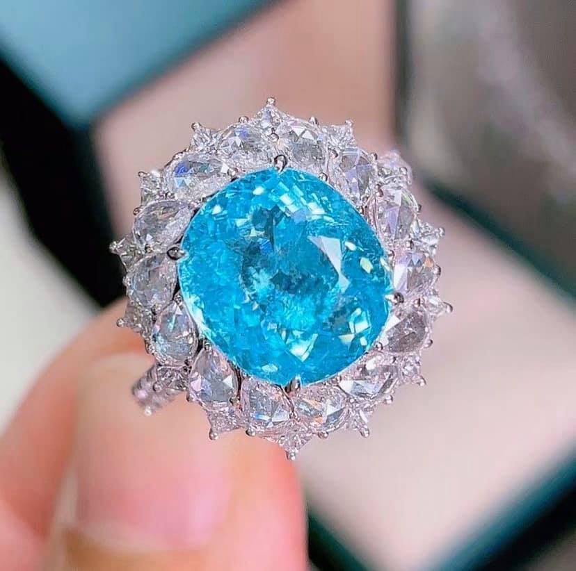 4.7ct VIBRANT BRILLIANCE Neon Blue Paraiba