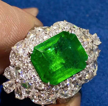 Load image into Gallery viewer, 3.62ct Vivid Green Emerald
