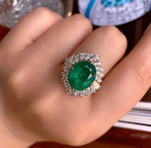 Load image into Gallery viewer, 5.39ct Vivid Green Emerald
