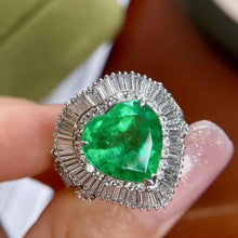 Load image into Gallery viewer, 4.22ct COLOMBIA RARE HEART Vivid Green Emerald
