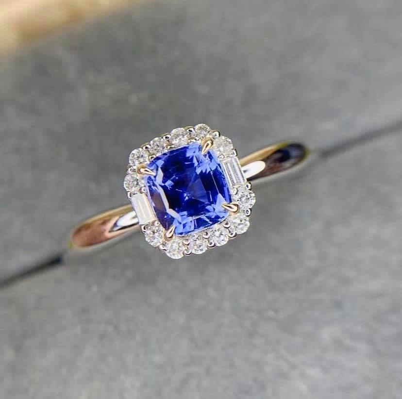 0.85ct Blue Sapphire