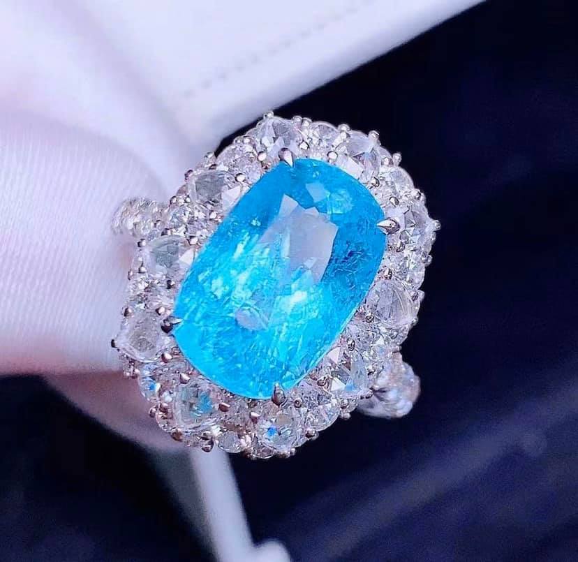 5.07ct VIBRANT BRILLIANCE Neon Paraiba