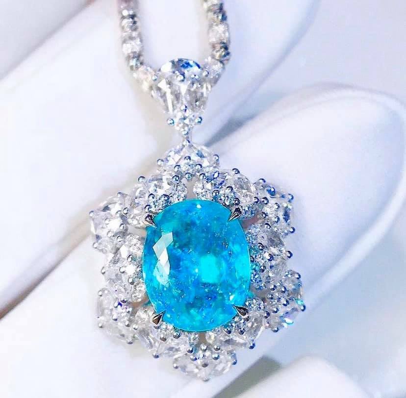 3.65ct Neon Bluish Green Paraiba