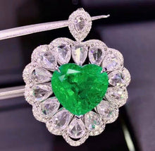 Load image into Gallery viewer, 5.19ct RARE HEART COLOMBIA Vivid Green Emerald
