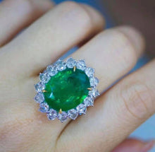 Load image into Gallery viewer, 7.23ct Vivid Green Emerald
