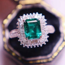 Load image into Gallery viewer, 1.6ct Vivid Green Emerald, INSIGNIFICANT OIL!
