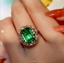 Load image into Gallery viewer, 2.76ct Vivid Green Emerald
