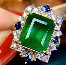 Load image into Gallery viewer, 5.53ct Vivid Green Emerald
