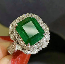 Load image into Gallery viewer, 3.86ct Vivid Green Emerald
