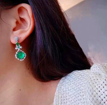 Load image into Gallery viewer, 4ct Vivid Green Emerald (Neon look)
