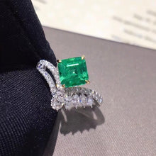 Load image into Gallery viewer, 1.513ct Vivid Green Emerald
