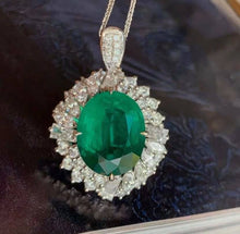 Load image into Gallery viewer, 5.39ct Vivid Green Emerald
