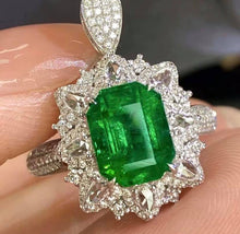 Load image into Gallery viewer, : 2.98ct Vivid Green Emerald
